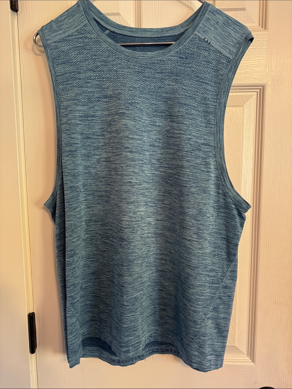 Lululemon metal tech vent work out tank top in men’s size Large.